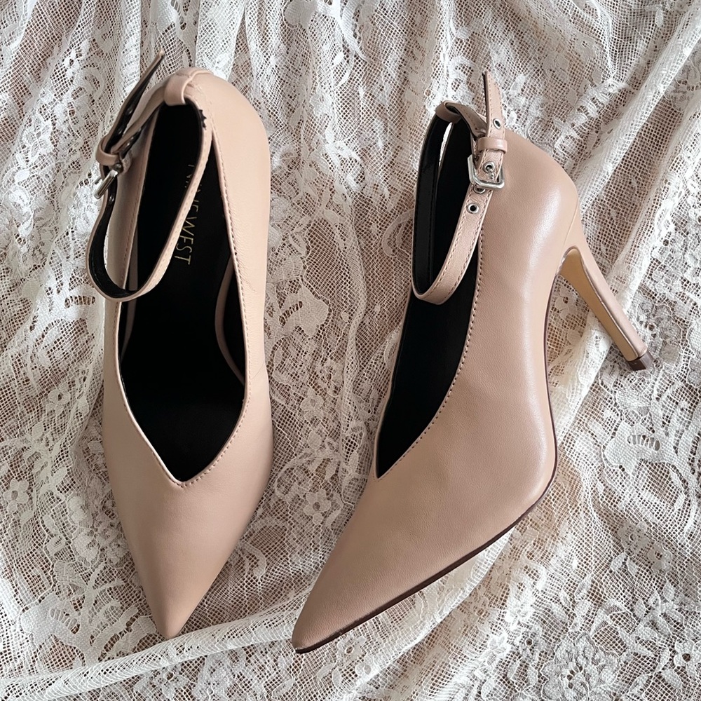 Nine West Blush Leather Ankle Strap Pumps Heels Brand New in Neutral Beige